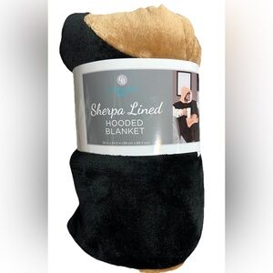 Papa Bear Sherpa Lined Hooded Blanket 39” x 34.8”  Super Cozy & Warm!!